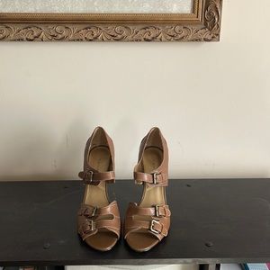 Mocha sandal by Tahiti size 9.